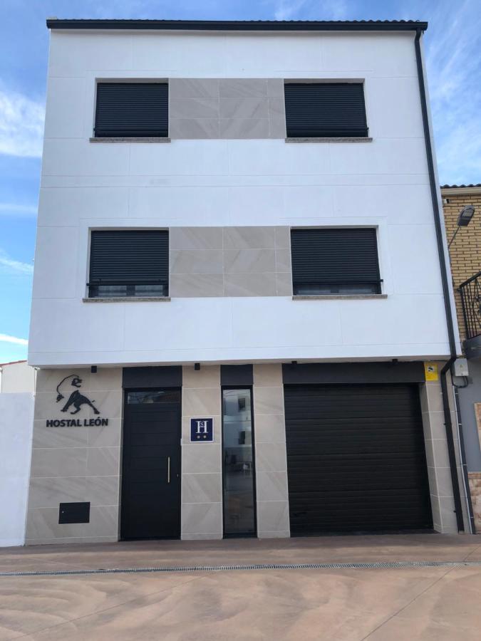 Hostal León Torreorgaz Exterior foto